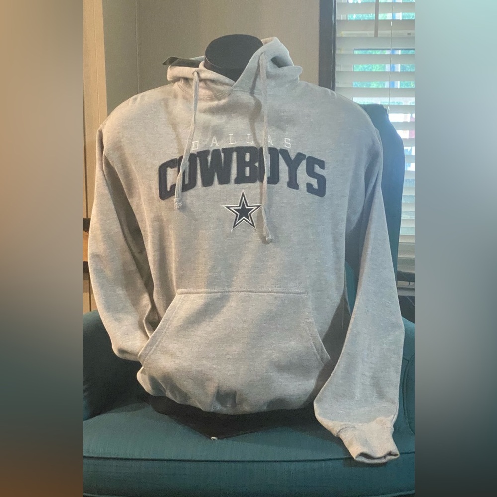 Dallas Cowboys NFL Gray Hoodie Fleece Pullover Size Medium Unisex NWT
